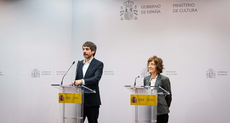 Ernest Urtasun y Paz Santa Cecilia en el Auditorio Jorge Semprún del Ministerio de Cultura durante la rueda de prensa sobre la reforma de INAEM | Foto: Ministerio de Cultura