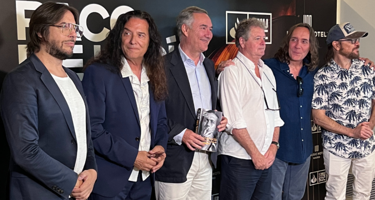 Por primera vez juntos Tomatito y Vicente Amigo se han sentado junto a Joaquín Cortes, Santiago Segura y el autor Manuel Alonso.