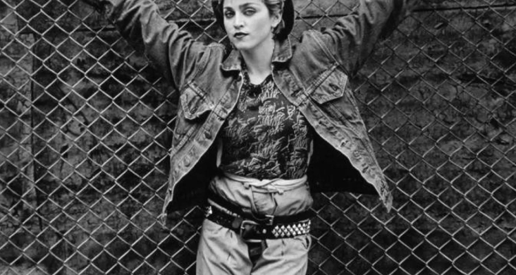 Madonna en 1982 “A veces pienso que nací para hacer honor a mi nombre. ¿Cómo podría no ser diferente teniendo el nombre de Madonna? Al final, hubiera acabado siendo monja o lo que soy ahora”.© PETER CUNNINGHAM