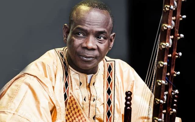 Toumani Diabaté, músico de Mali que acercó la música de África Occidental al mundo, ha muerto este viernes a los 58 años de edad | Foto: Getty Images