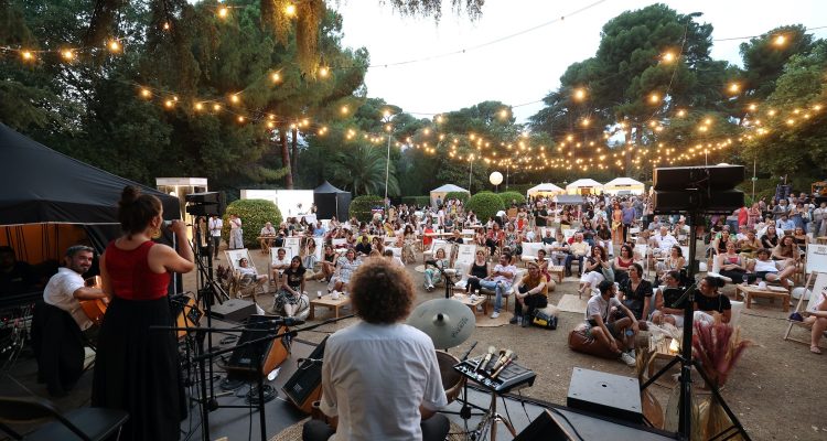 El espacio Village en el corazón de los jardines del Palacio de Pedralbes