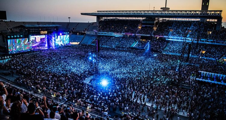 Fotos @CarlotaFigueras. Como dato extra, conviene decir que hicieron un nuevo sold out en el Palau Sant Jordi de Barcelona para su concierto de octubre en poco más de media hora.